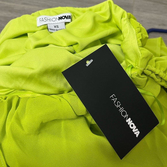 FASHION NOVA green off shoulder chiffon romper - Picture 4 of 5